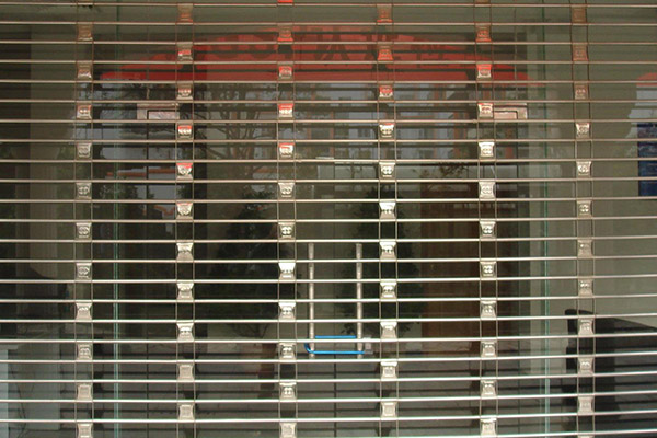 沈陽卷簾門廠家奉上卷簾門夏季使用注意的事項