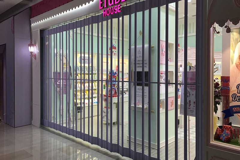 沈陽定做商場(chǎng)卷簾門應(yīng)用廣泛，其常見種類都有什么？卷簾門廠家為您匯總！